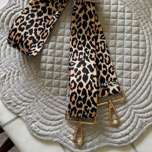 Social thread strap
